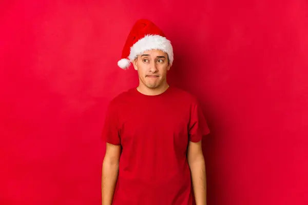 Junger Mann Weihnachtstag Verwirrt Fühlt Sich Zweifelhaft Und Unsicher — Stockfoto