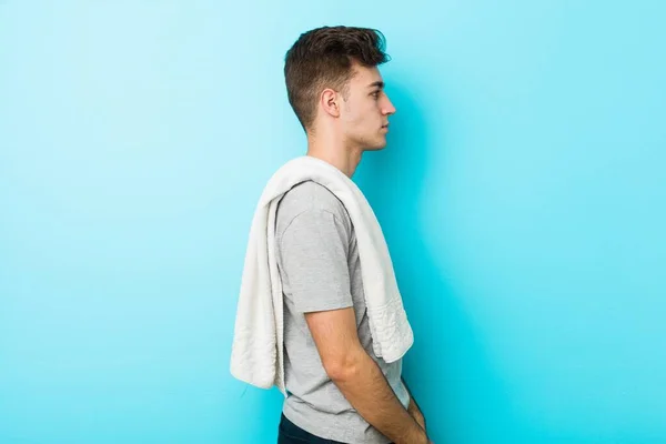 Young Fitness Teenager Man Gazing Left Sideways Pose — Stock Photo, Image