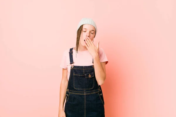 Hispter Adolescente Mujer Bostezando Mostrando Gesto Cansado Que Cubre Boca — Foto de Stock