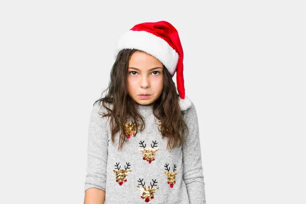 Menina Comemorando Natal Dia Encolhe Ombros Olhos Abertos Confuso — Fotografia de Stock