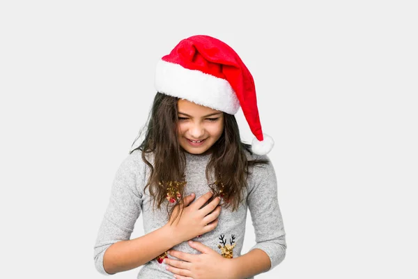 Petite Fille Célébrant Jour Noël Rit Joyeusement Amuse Garder Les — Photo