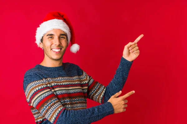 Jovem Dia Natal Tocando Templos Tendo Dor Cabeça — Fotografia de Stock