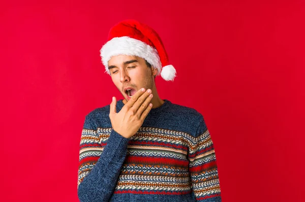 Молодий Чоловік Різдвяний День Засмучений Кричить Напруженими Руками — стокове фото