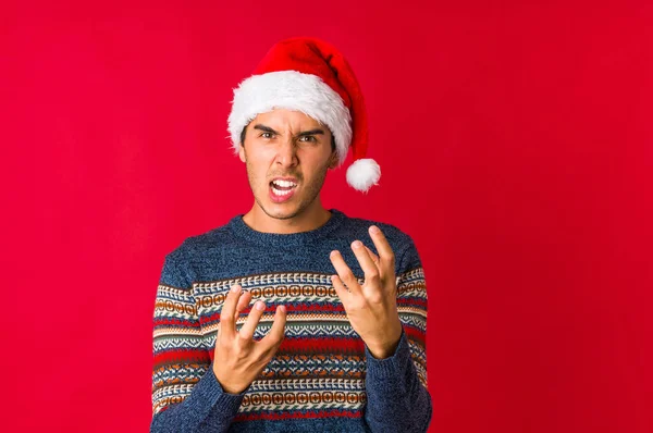 Fiatalember Karácsony Napján Zavarodott Kétkedő Bizonytalan — Stock Fotó