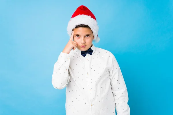 크리스마스 날 산타 모자를 쓴우아 한 아이 — 스톡 사진