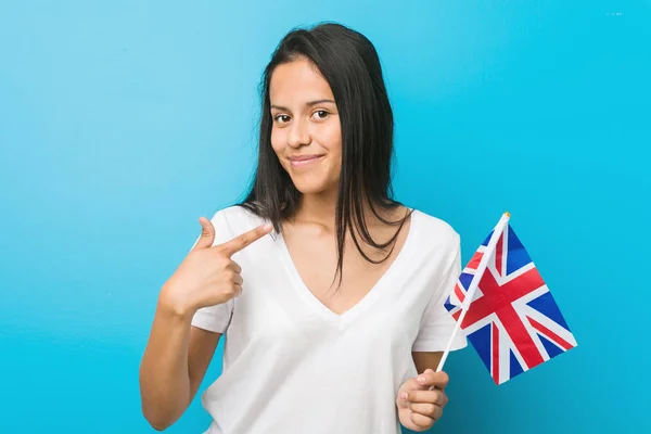 Young Hispanic Woman Holding United Kingdom Flag Pointing Finger You — Stock Photo, Image