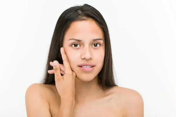 Primer Plano Una Hermosa Natural Joven Hispana —  Fotos de Stock