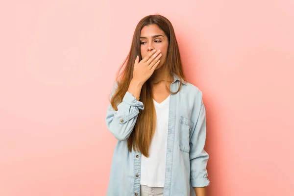 Young Slim Woman Yawning Showing Tired Gesture Covering Mouth Hand — Stock Photo, Image