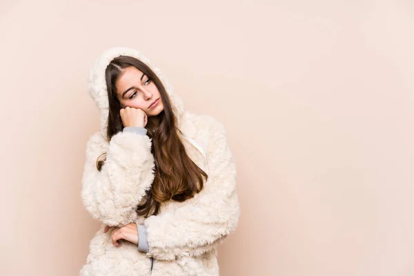 Mulher Branca Jovem Posando Isolado Que Sente Triste Pensativo Olhando — Fotografia de Stock