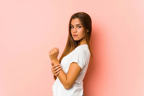 Giovane Donna Caucasica Facendo Bellezza Posa Isolata — Foto Stock