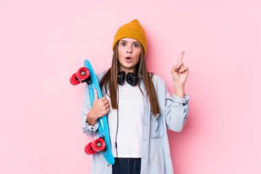 Genç patenci kadının elinde harika bir fikir, yaratıcılık kavramı var..