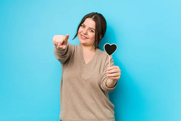 Junge Size Kurvige Frau Mit Herzform Fröhliches Lächeln Das Nach — Stockfoto