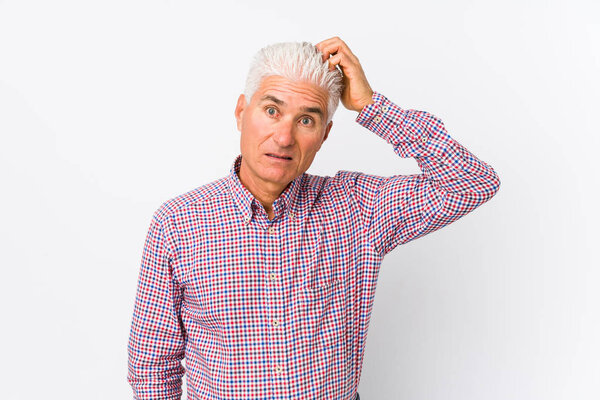 Старший кавказский человек изолирован, будучи в шоке, она вспомнила важную встречу
.