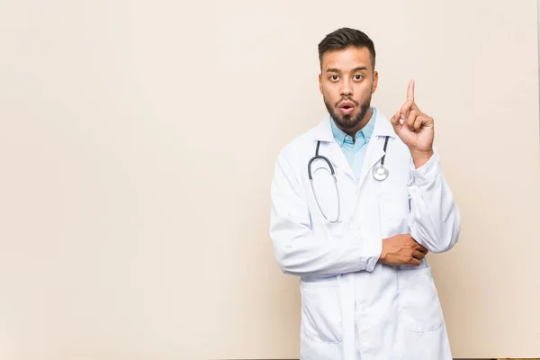 Young South Asian Doctor Man Having Some Great Idea Concept — Stock Photo, Image