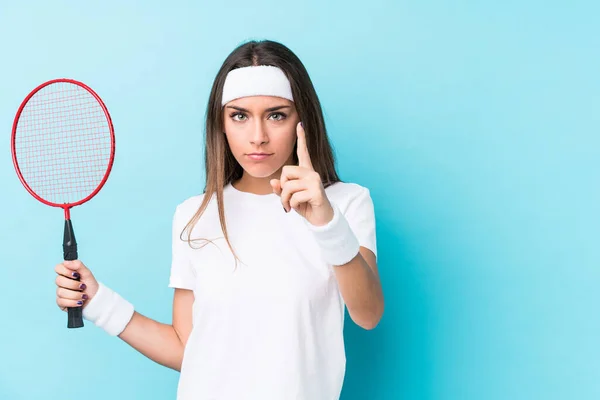 Joven Mujer Caucásica Jugando Bádminton Aislado Mostrando Número Uno Con — Foto de Stock