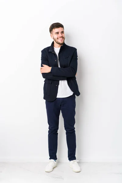 Full Body Young Caucasian Man Isolated Smiling Confident Crossed Arms — 스톡 사진