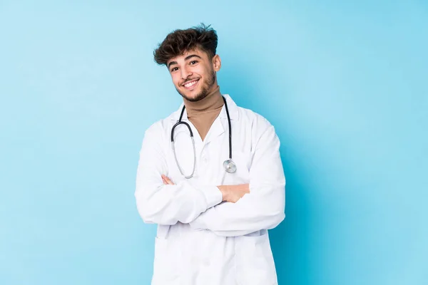 Jovem Árabe Médico Homem Idolatrado Rindo Divertindo — Fotografia de Stock