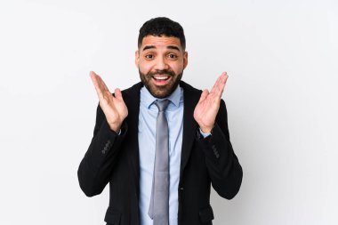 Beyaz bir geçmişi olan genç Latin bir iş kadını şaşırmış ve şok olmuştu..