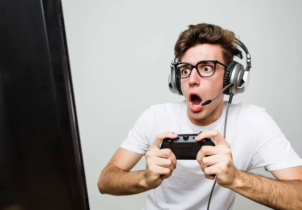 Teenager Caucasian Man Playing Computer Games — Stock Photo, Image