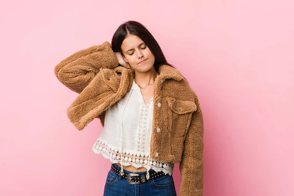 Jovem Mulher Bonito Sofrendo Dor Pescoço Devido Estilo Vida Sedentário — Fotografia de Stock