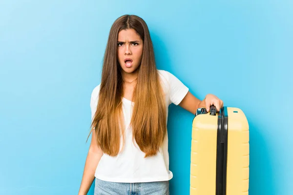 Young Caucasian Woman Holding Travel Suitcase Screaming Very Angry Aggressive — 스톡 사진