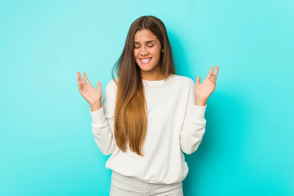 Giovane Donna Magra Gioiosa Ridendo Molto Concetto Felicità — Foto Stock