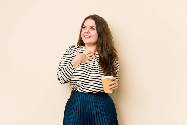 Young Curvy Woman Holding Coffee Laughs Out Loudly Keeping Hand — 스톡 사진