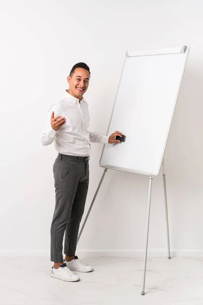 Young Coach Latin Man Whiteboard — Stock Photo, Image