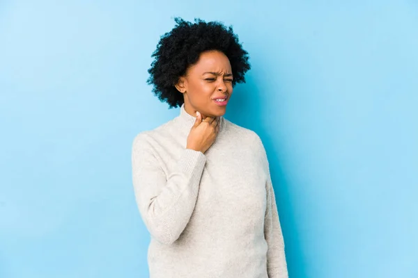 Middle Aged African American Woman Blue Background Isolated Suffers Pain — 스톡 사진