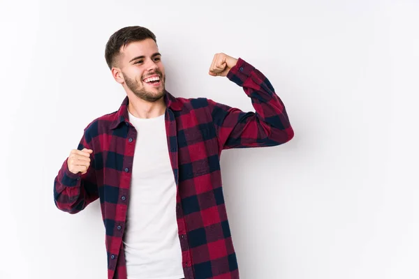 Young Caucasian Man Posing White Background Isolated Raising Fist Victory — 스톡 사진