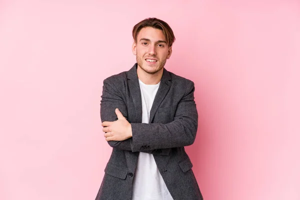 Junger Kaukasischer Geschäftsmann Posiert Isoliert Lachend Und Mit Spaß — Stockfoto