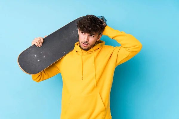 Jovem Árabe Skater Homem Isolado Sendo Chocado Ela Lembrou Importante — Fotografia de Stock