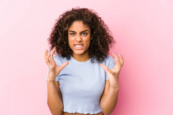 Young African American Woman Pink Background Upset Screaming Tense Hands — ストック写真