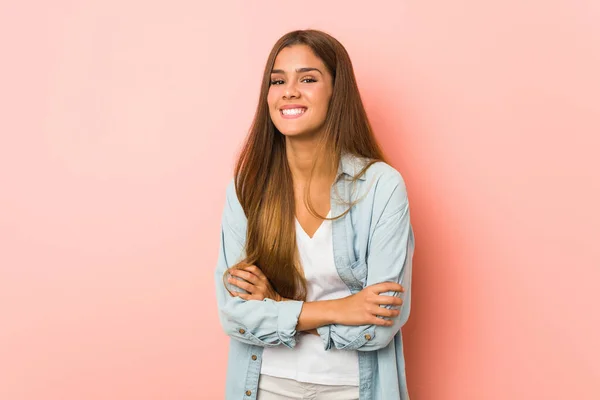 Joven Delgada Mujer Riendo Divertirse —  Fotos de Stock