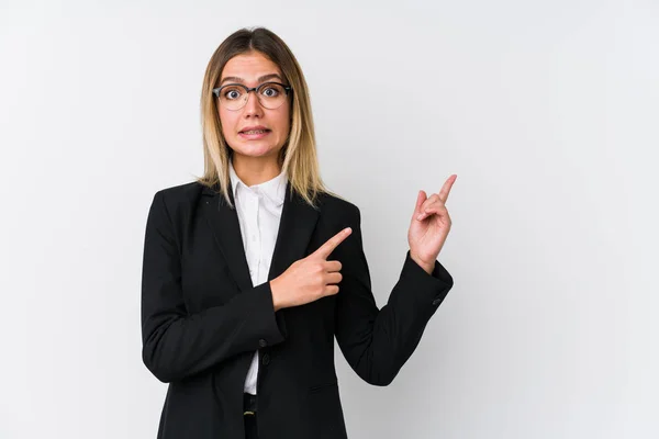 Young Business Caucasian Woman Shocked Pointing Index Fingers Copy Space — Stock Photo, Image