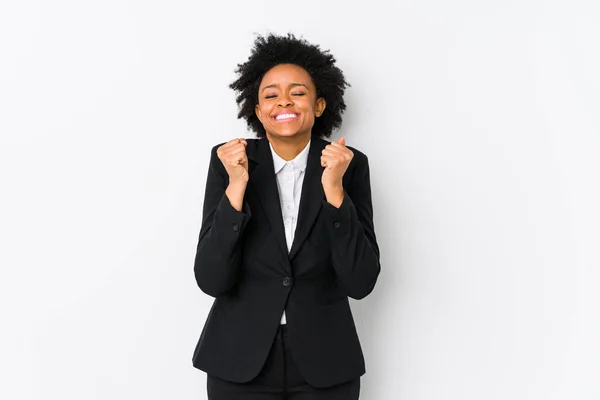 Afro Amerikaanse Zakenvrouw Van Middelbare Leeftijd Tegen Een Witte Achtergrond — Stockfoto