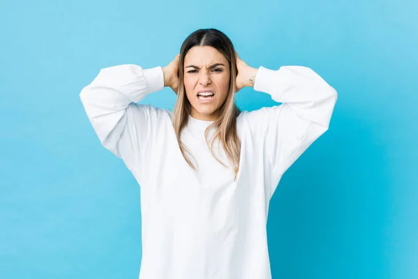 Young Caucasian Woman Isolated Covering Ears Hands Trying Hear Too — 스톡 사진