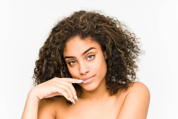 Fiatal afro-amerikai nő arc közelkép — Stock Fotó