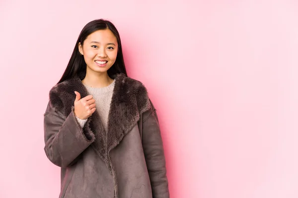 Young Chinese Woman Wearing Coat Isolated Smiling Raising Thumb — 스톡 사진