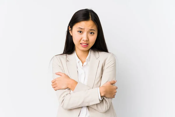 Joven Mujer Negocios China Aislada Pasando Frío Debido Baja Temperatura —  Fotos de Stock