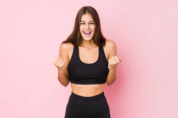 Jonge Blanke Fitness Vrouw Doet Sport Geïsoleerde Juichen Zorgeloos Opgewonden — Stockfoto