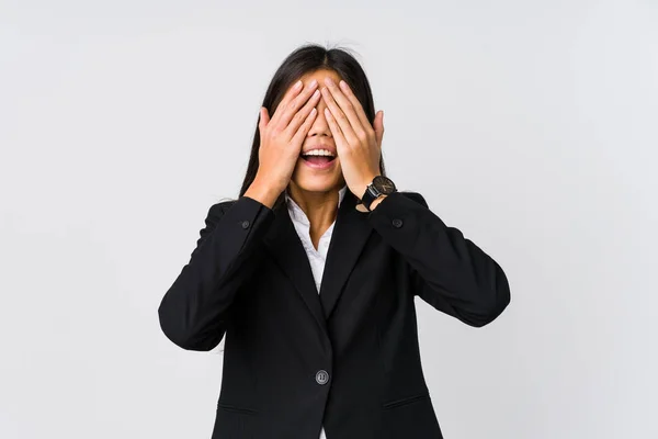 Junge Asiatische Geschäftsfrau Bedeckt Augen Mit Händen Lächelt Breit Und — Stockfoto