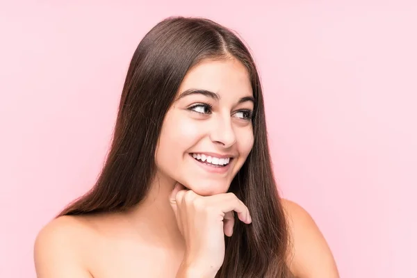 Joven Belleza Caucásica Mujer Sobre Fondo Rosa — Foto de Stock