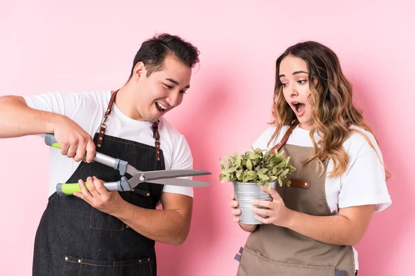 Young Latin Gardeners Love Couple — Stock Photo, Image