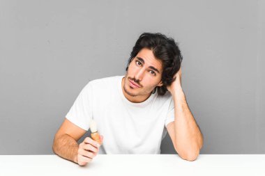 Sakalını kesen genç adam şok olmuştu, önemli bir buluşmayı hatırladı..