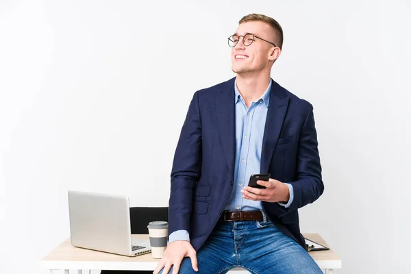 Young Business Man Laptop Looks Aside Smiling Cheerful Pleasant — Stock Photo, Image