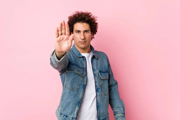 Curly Mature Man Wearing Denim Jacket Pink Background Standing Outstretched — 스톡 사진