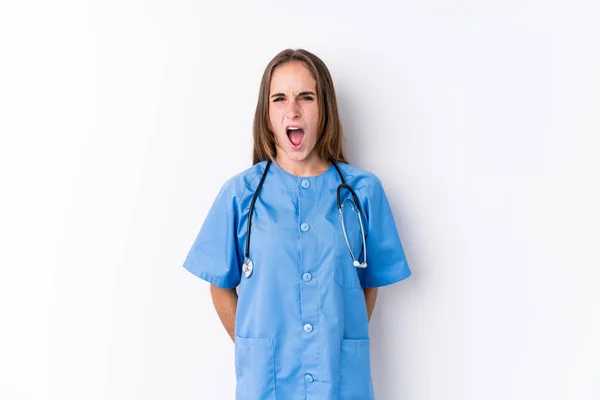 Junge Krankenschwester Isoliert Schreit Sehr Wütend Und Aggressiv — Stockfoto