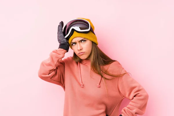 Mulher Branca Jovem Vestindo Uma Roupa Esqui Isolado Cansado Muito — Fotografia de Stock