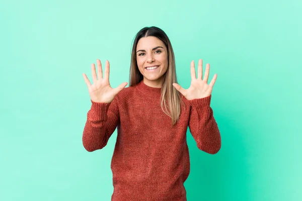 Young Caucasian Woman Isolated Showing Number Ten Hands — 스톡 사진